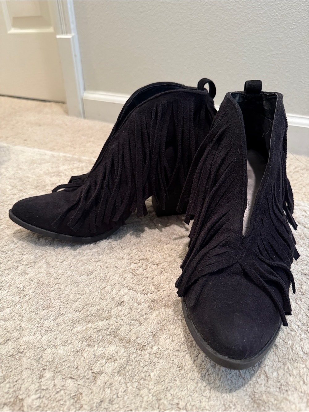 Coconuts By Matisse Lombard 751129 Black Fringe Deep Vamp Stacked Heel Size 8.5M